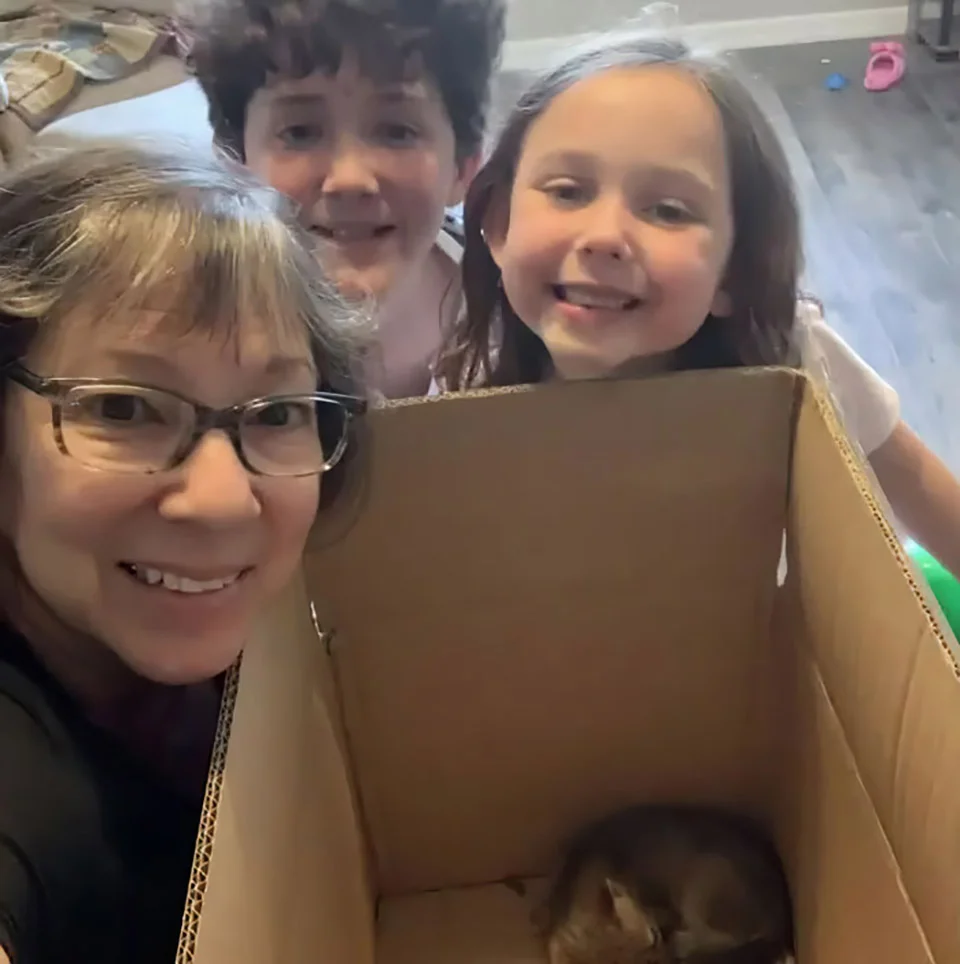 Familia rescata bebé zorro